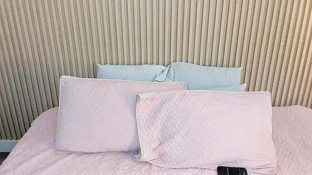 Snapshot of charlottebrowns_ chatting on 9, 1, 2026 charlottebrowns online show from 9, 1, 2026