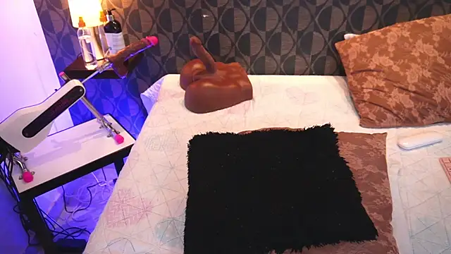 SharomRoss online show from 10, 9, 2025