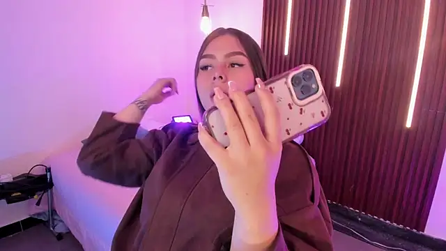 ArianaBaker online show from 15, 5, 2026
