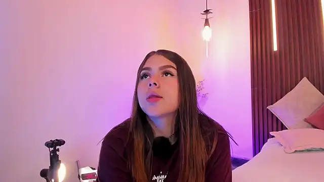 ArianaBaker online show from 17, 2, 2026