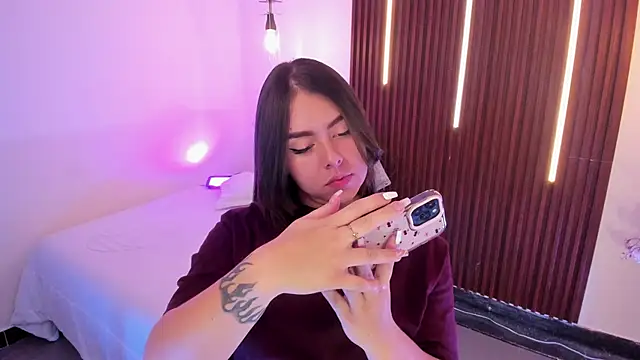 ArianaBaker online show from 31, 3, 2026