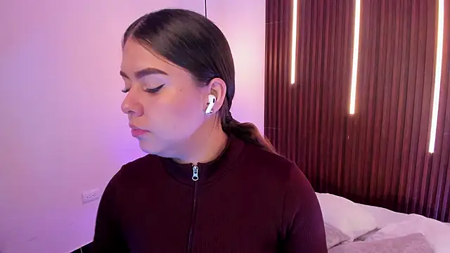 ArianaBaker online show from 25, 3, 2026