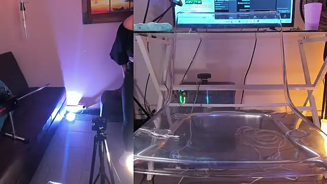 ArianaBaker online show from 15, 11, 2025