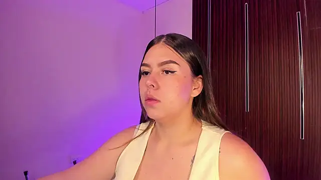 ArianaBaker online show from 18, 5, 2026