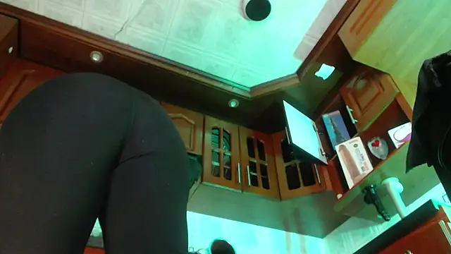 LaureenHills online show from 14, 3, 2025