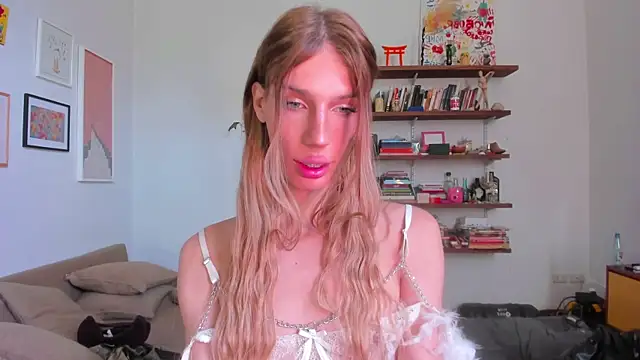 Snapshot of AliceSnowCatt chatting on 14, 9, 2025 AliceSnowCatt online show from 14, 9, 2025