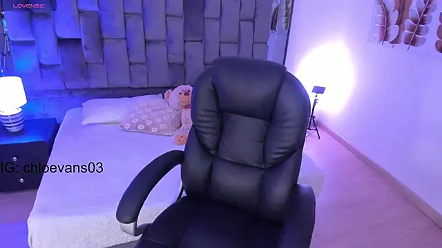 Snapshot of Chloe_evans__ chatting on 19, 3, 2025 Chloe evans online show from 19, 3, 2025