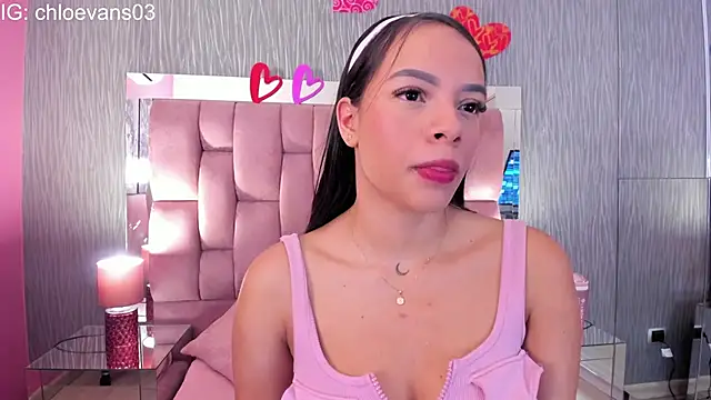 Snapshot of Chloe_evans__ chatting on 6, 10, 2025 Chloe evans online show from 6, 10, 2025