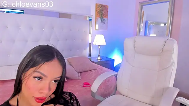 Snapshot of Chloe_evans__ chatting on 26, 11, 2025 Chloe evans online show from 26, 11, 2025