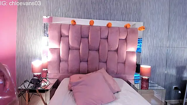 Snapshot of Chloe_evans__ chatting on 25, 10, 2025 Chloe evans online show from 25, 10, 2025