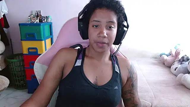 TiffanyRoouse online show from 4, 11, 2025