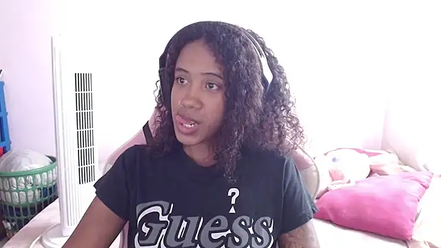 TiffanyRoouse online show from 22, 3, 2025