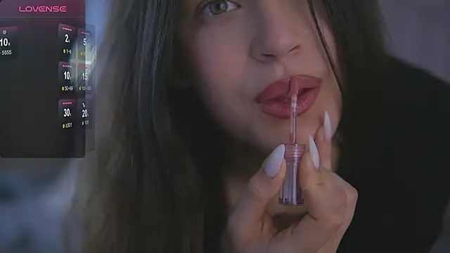 EvaWarenn online show from 6, 3, 2025