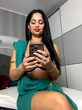 Snapshot of _adelle chatting on 7, 11, 2025 adelle online show from 7, 11, 2025