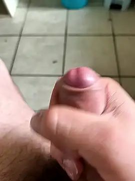 pusssygamer96 online show from 14, 4, 2026