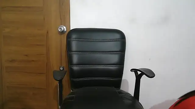 Suzie darling online show from 28, 10, 2025