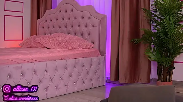 VanessaSimon online show from 14, 10, 2025