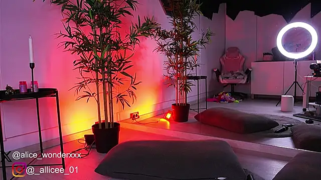 VanessaSimon online show from 13, 3, 2025