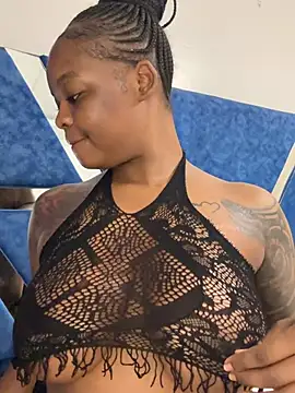 Snapshot of SexxyLunar chatting on 6, 5, 2026 SexxyLunar online show from 6, 5, 2026