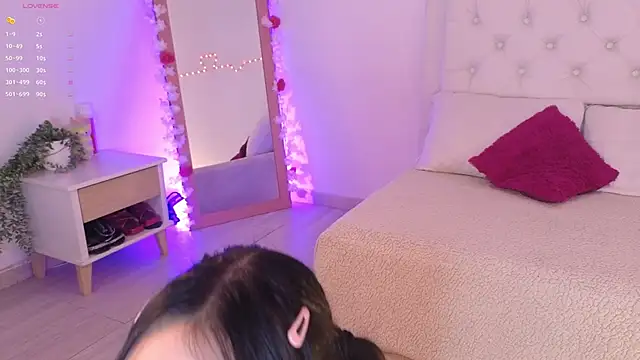 little kawaiigirl  online show from 2, 5, 2026