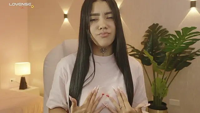 miagomezweb1 online show from 4, 11, 2025