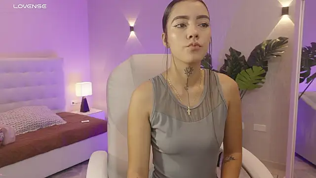 miagomezweb1 online show from 8, 11, 2025