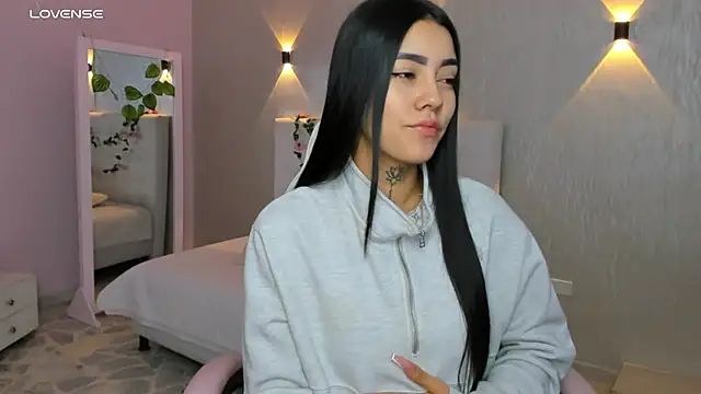 miagomezweb1 online show from 8, 3, 2025