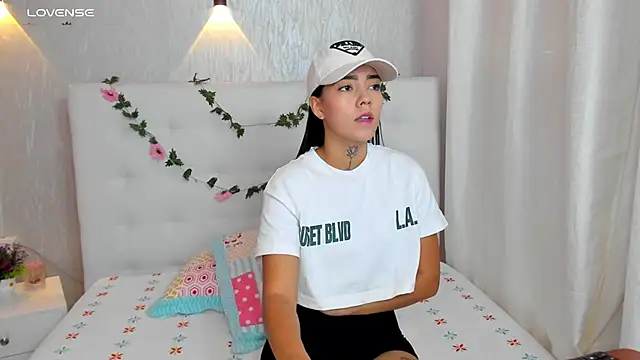 miagomezweb1 online show from 22, 3, 2025