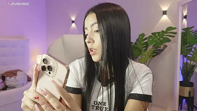 miagomezweb1 online show from 22, 11, 2025