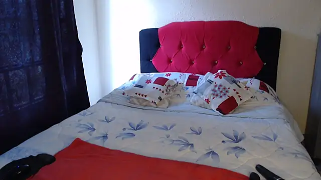 Crystal milkmature online show from 4, 4, 2026