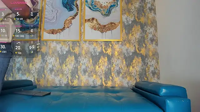 Snapshot of MonicaSchwartz chatting on 17, 12, 2025 MonicaSchwartz online show from 17, 12, 2025