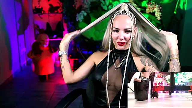 MonicaMaxwel online show from 18, 10, 2025