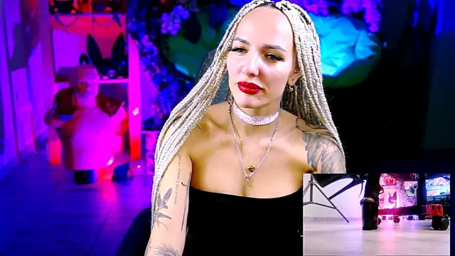 MonicaMaxwel online show from 15, 11, 2025