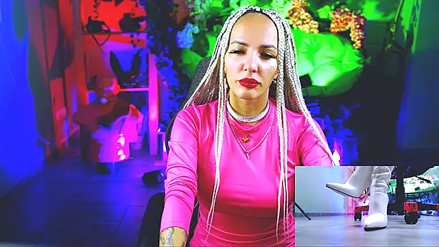 MonicaMaxwel online show from 18, 9, 2025