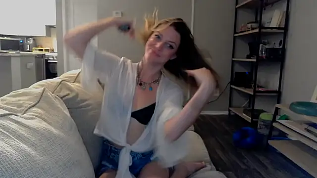 Snapshot of molly_witha_chance chatting on 8, 3, 2025 molly witha chance online show from 8, 3, 2025