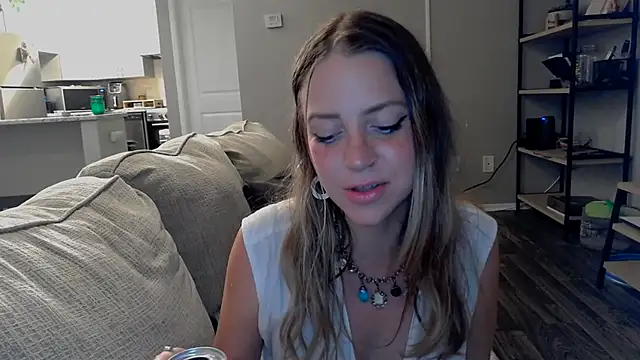 Snapshot of molly_witha_chance chatting on 7, 3, 2025 molly witha chance online show from 7, 3, 2025