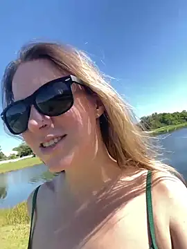 Snapshot of molly_witha_chance chatting on 6, 3, 2025 molly witha chance online show from 6, 3, 2025