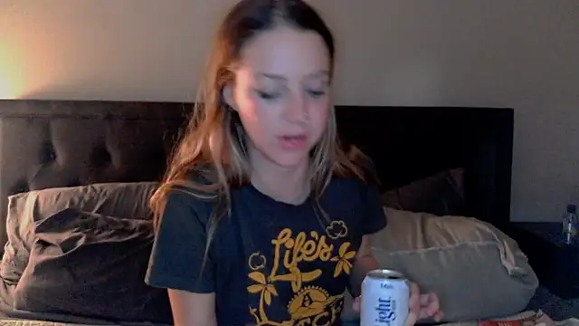 Snapshot of molly_witha_chance chatting on 22, 2, 2025 molly witha chance online show from 22, 2, 2025