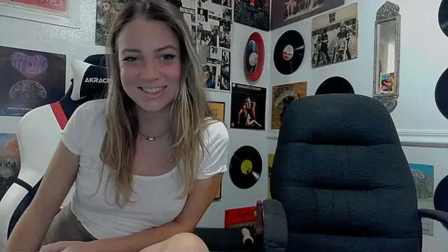 Snapshot of molly_witha_chance chatting on 16, 1, 2025 molly witha chance online show from 16, 1, 2025