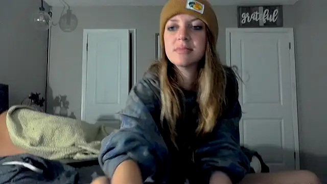 Snapshot of molly_witha_chance chatting on 12, 10, 2025 molly witha chance online show from 12, 10, 2025