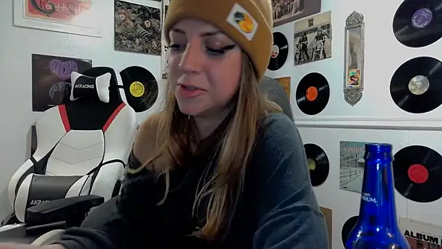 Snapshot of molly_witha_chance chatting on 19, 1, 2025 molly witha chance online show from 19, 1, 2025