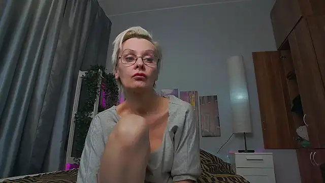 HelgaHimmell online show from 27, 2, 2025