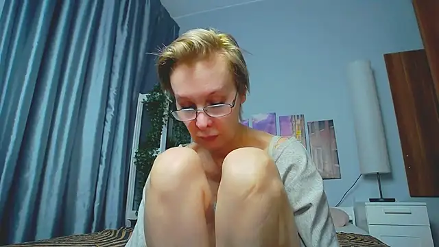 HelgaHimmell online show from 10, 3, 2025