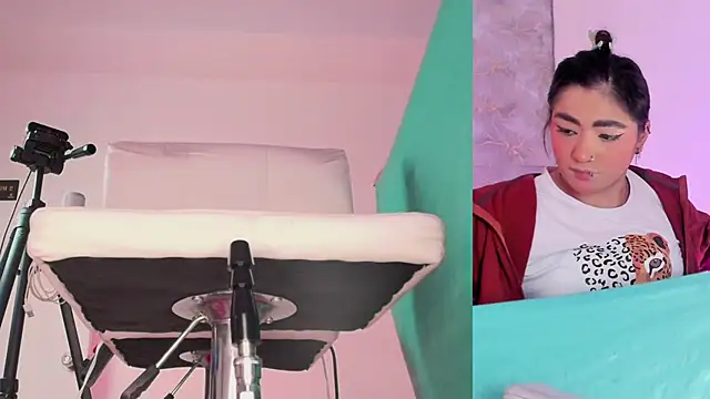 Snapshot of Angelst__ chatting on 12, 10, 2025 Angelst online show from 12, 10, 2025