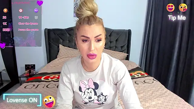 GlossyDiamondX online show from 24, 2, 2026