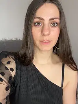 Loella-Rose online show from 5, 1, 2025