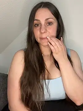 Loella-Rose online show from 11, 4, 2026