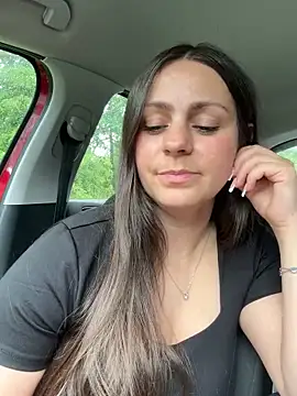 Loella-Rose online show from 4, 6, 2026