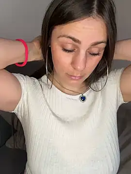 Loella-Rose online show from 2, 2, 2025