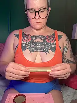 quinnmariexo online show from 8, 6, 2026